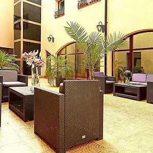Otel Trianon, Bükreş